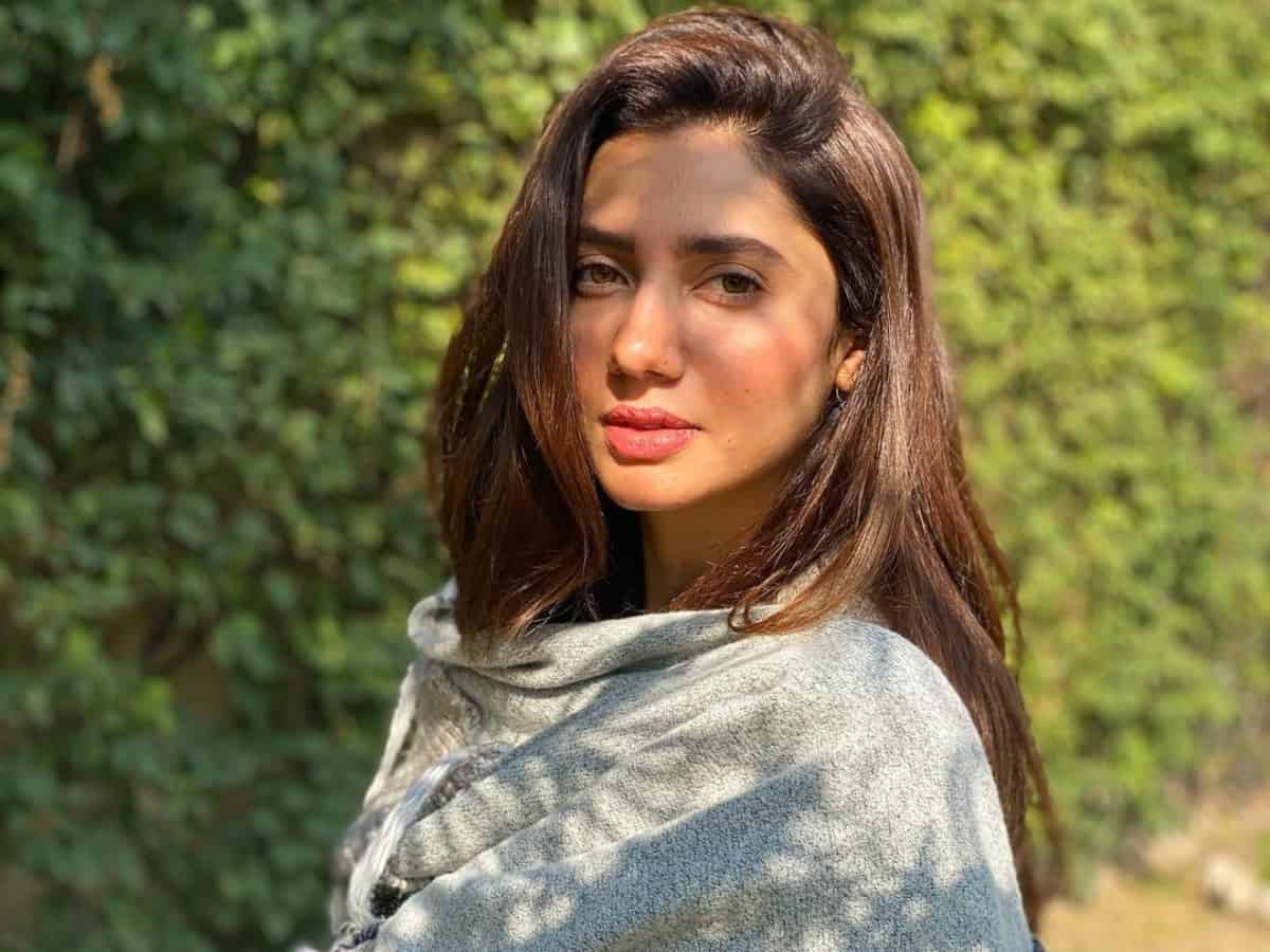 Troll calls 'bhikari Pakistani' to Mahira Khan, see her befitting reply