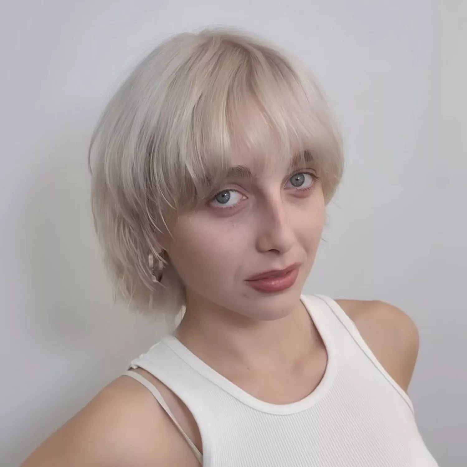 Emma Chamberlain with a modern mushroom haircut