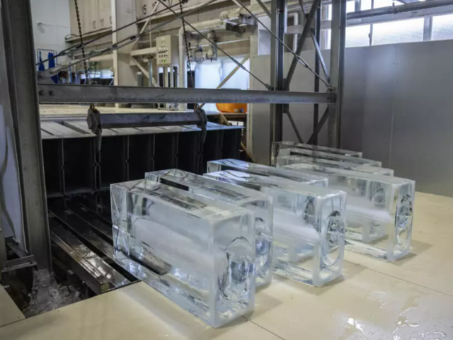 Using a technique that originally came from the United States, specialist Japanese ice makers freeze water over a period of 48 to 72 hours. PHOTO: AFP