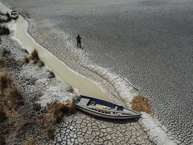 After heat storms battered Bolivia in October 2023, Lake Titicaca, one of South America’s largest lakes, edged towards record low levels. Photo: REUTERS
